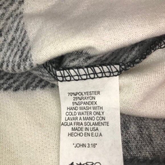 NWT Women's Buffalo Check Poncho Wrap Shawl Black/White Plaid Cozy Blanket Cape - Picture 5 of 6